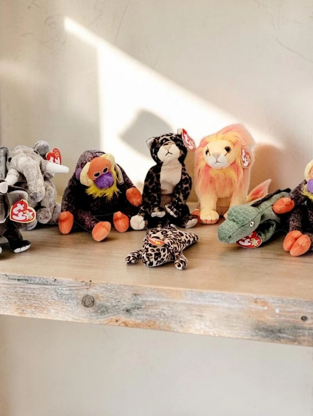 (Lot Of 8) Ty Beanie Baby/Bushy/BananasX2/Swampy/Sneaky/Bahati/Trumpet/Freckles/